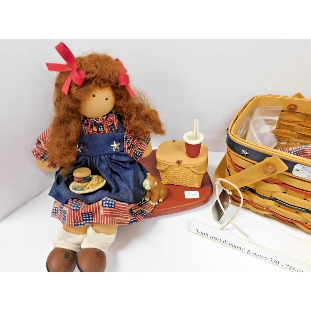 2002 Longaberger Lizzie High Doll & Bee Basket DH67